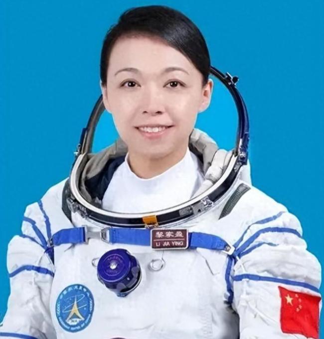 刚上太空仅一夜，炸出一堆牛鬼蛇神，香港航天员黎家盈刺痛了谁？5月24日夜里
