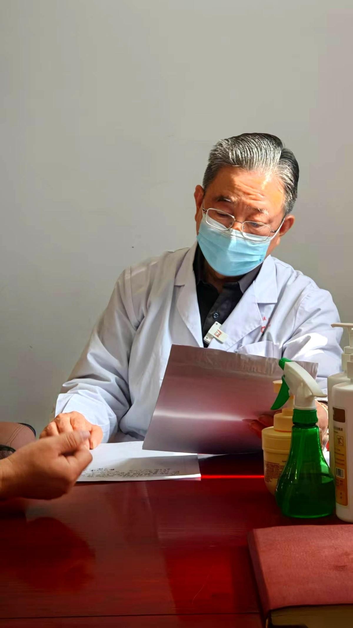 一张报告单，血管堵了85%，医生提了“支架”两个字。很多人手里的单子，瞬间就攥