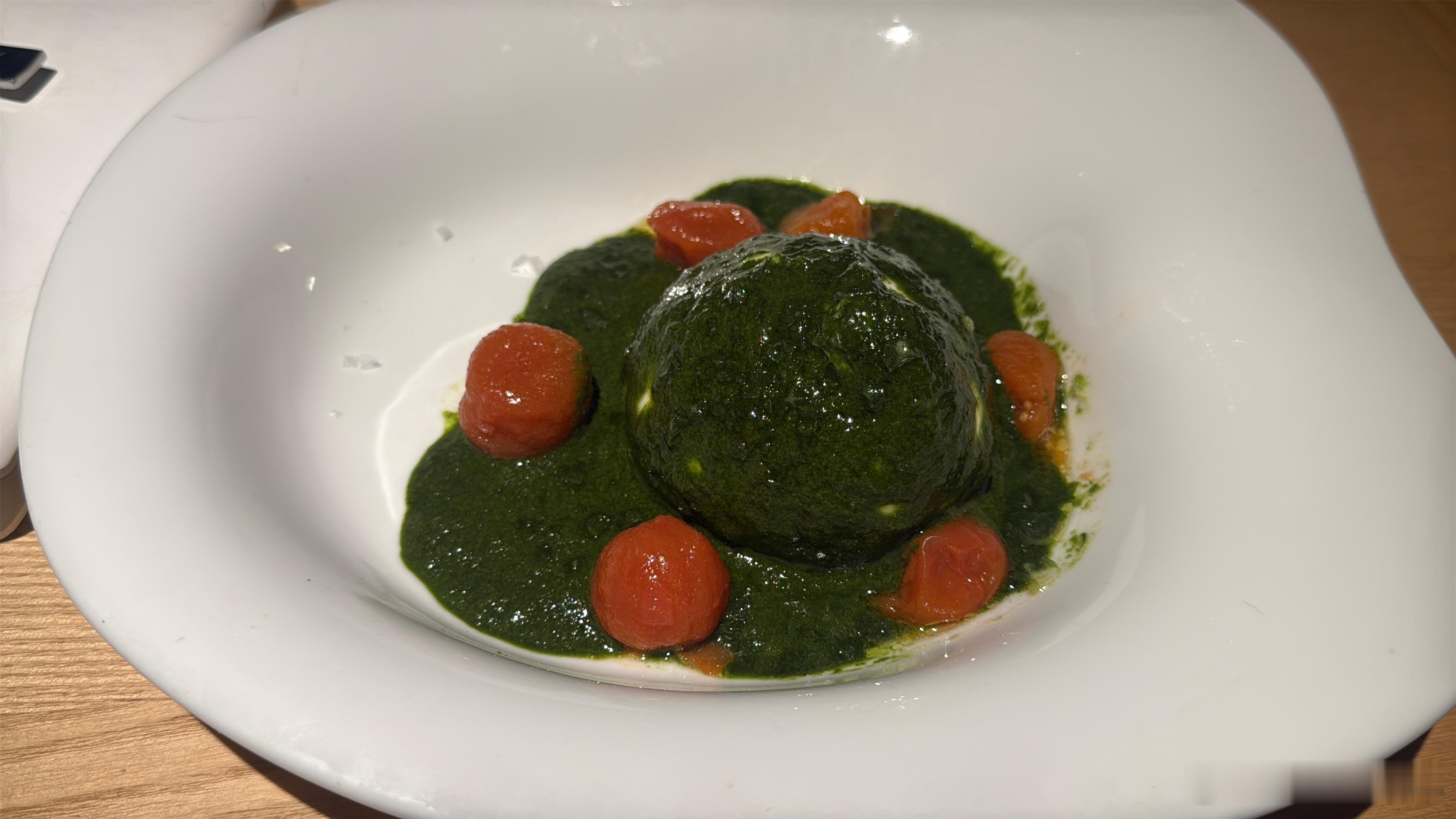 感觉在吃一坨翔，除了咸没有别的，又是踩雷的一顿西班牙