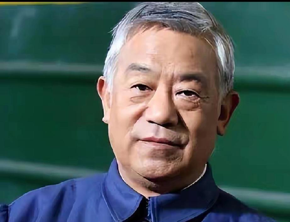 84岁高明近况：儿子去世满一年，儿媳撑起整个家，成他晚年唯一依靠