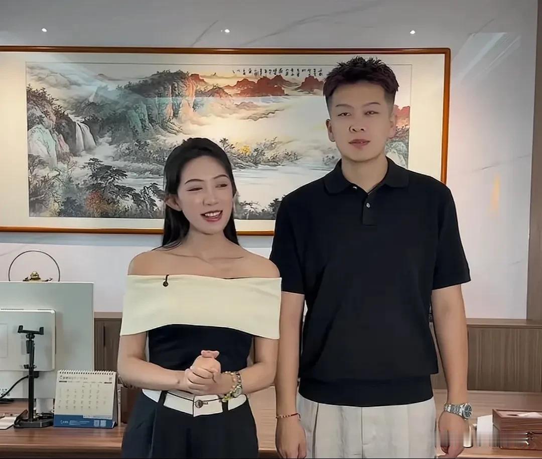 网红麦小登老公确诊甲状腺癌！独自扛了16天不敢开口！8月19日，千万粉丝网红