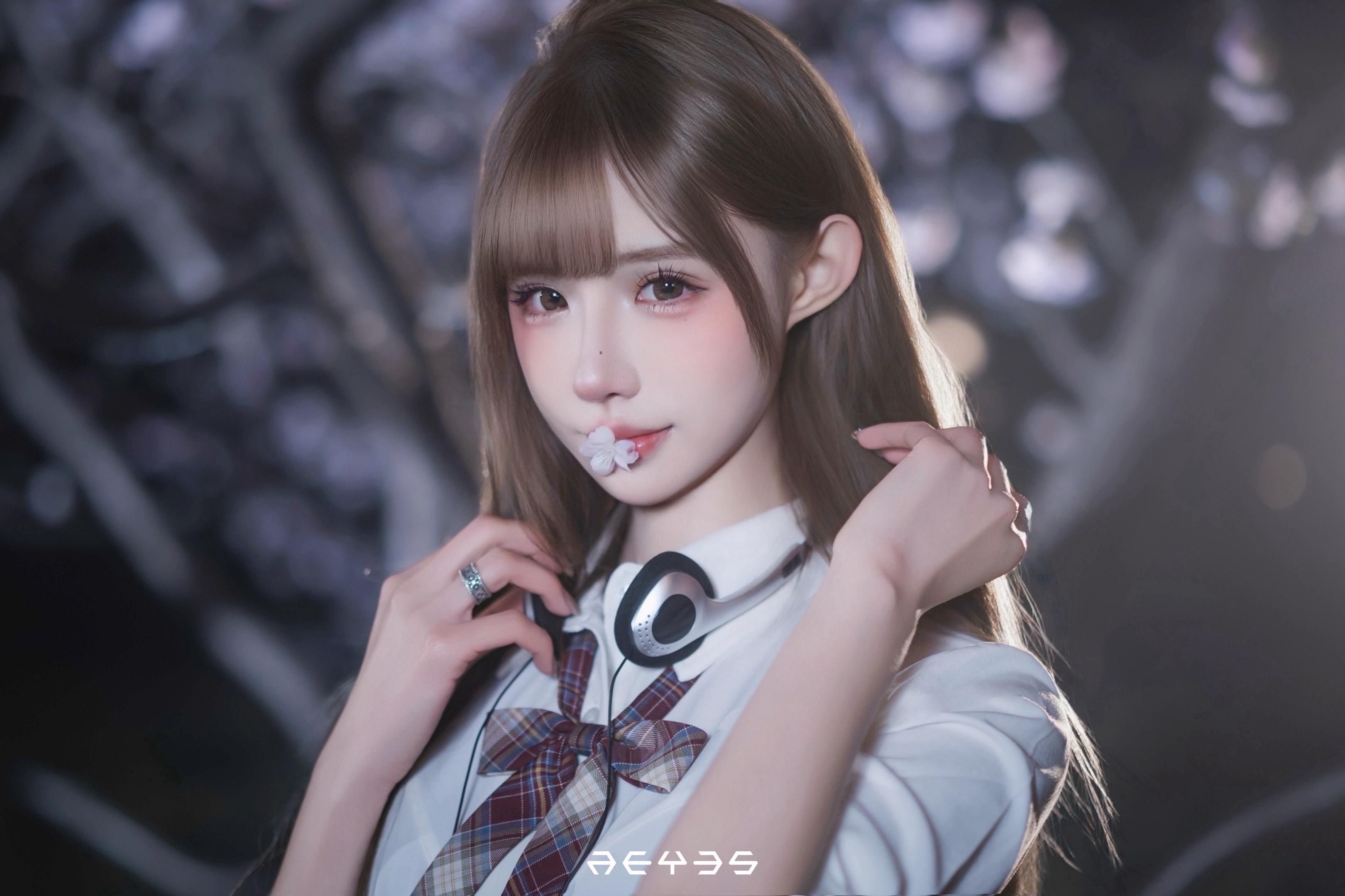 樱花飘落的速度 是我想你的频率。