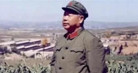 1976年2月，毛主席自感不久于人世，做了两项重要的人事安排，第一项是任命华国锋