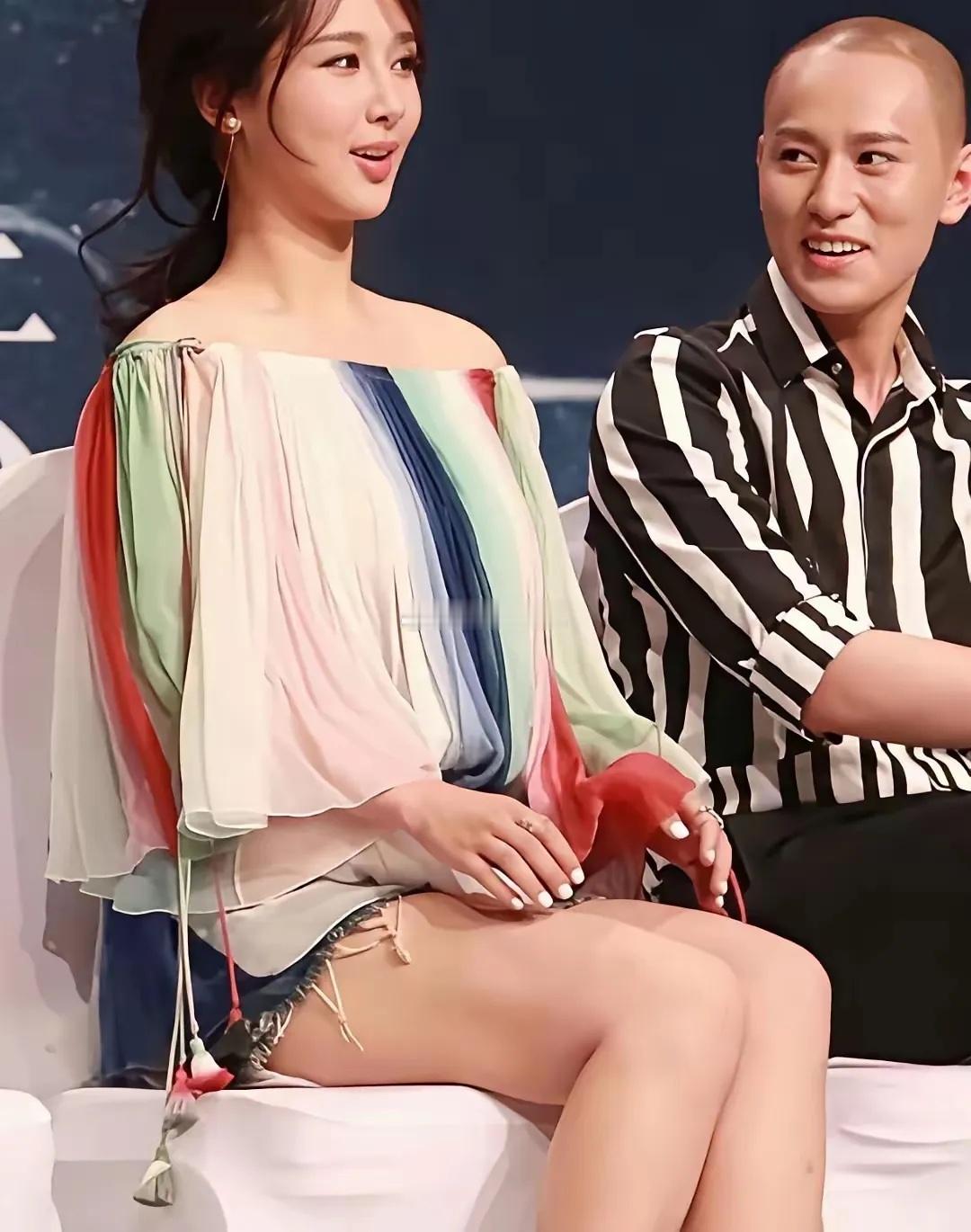杨紫应该是他找的女朋友里的天花板了吧，这么优秀的女孩子都没把握住。​​​