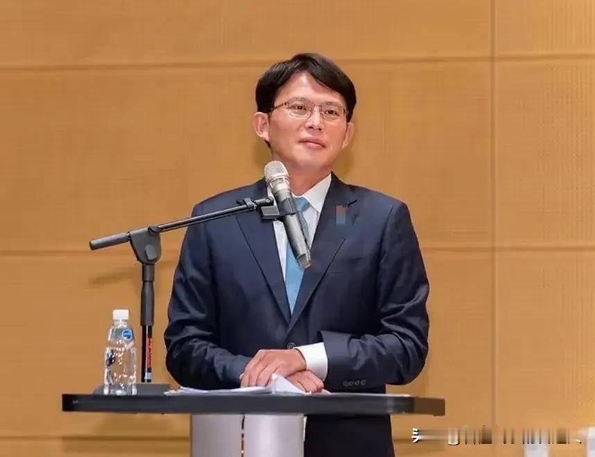 狮子大开口！黄国昌竟然想一口吞下国民党经营了16年的新北铁票仓。这不仅是对侯友宜