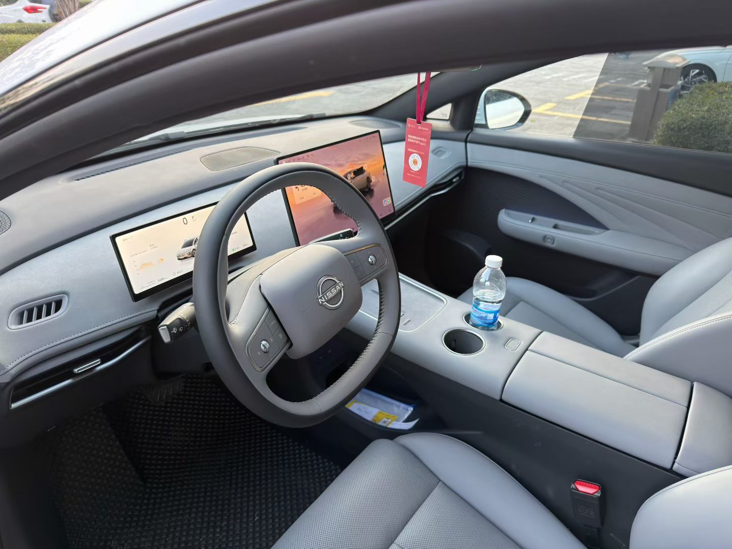 旅游租了台日产N7，三个月5000km新车，3天800块包含每天100的最贵保险