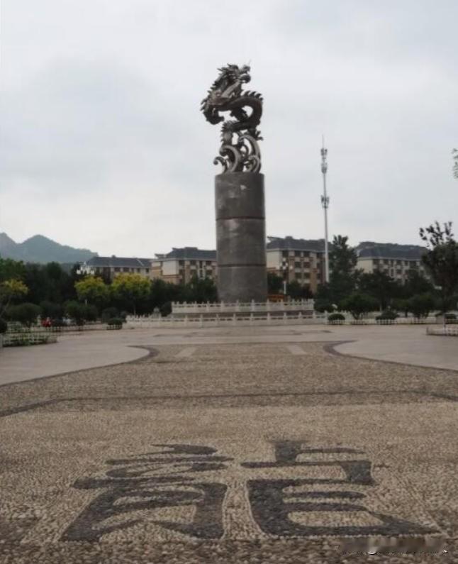 1976年7月28日凌晨3点42分，唐山发生了7.8级大地震，让人奇怪的是距离唐