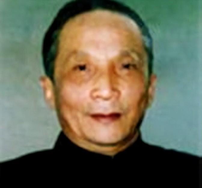 1956年，毛主席接见徐州地委书记时，忽然问他：“四”下面加个“南”是什么字？地