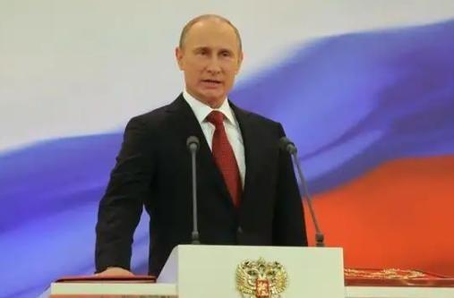 印度记者采访普京道，如果中印爆发战争，你会选择谁？这个问题让全场鸦雀无声，但普京