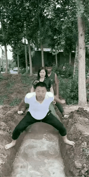 [[捂脸哭]看图所悟：开玩笑也要有“度”，不可搞恶作剧[打脸]]伙伴之间