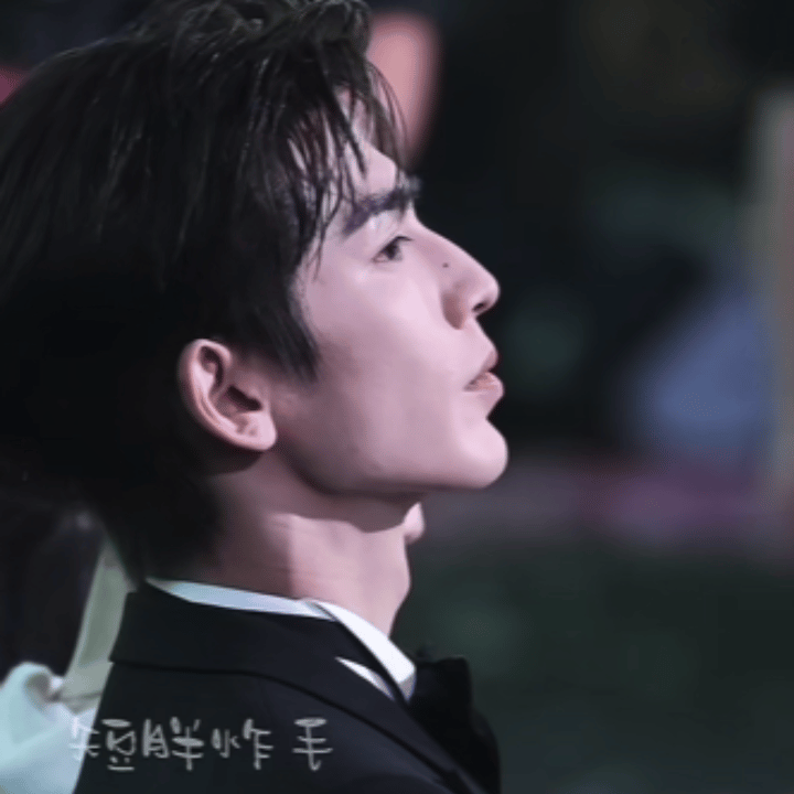 2025内娱人生镜头年度总结龚俊李沁神之八秒名场面谁看了不心动！眼神交汇间全是