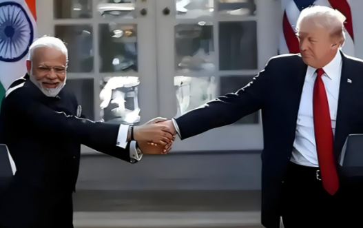 印度宣布暂停向美国发送包裹，彻底决裂了，印度这是豁出去了，宁愿自己不挣钱，也不让