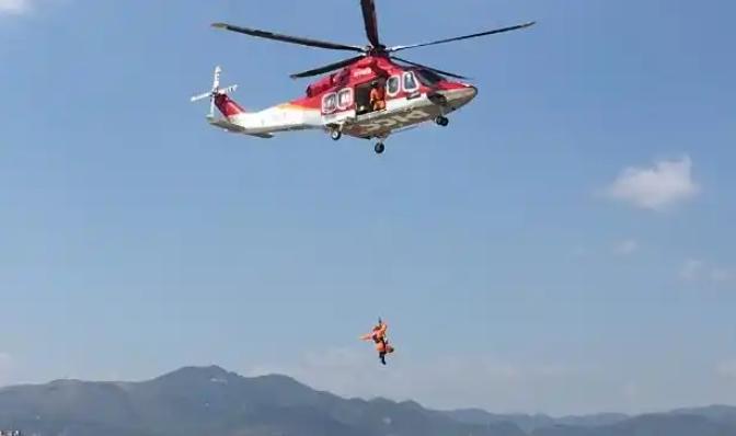 弄一架直升机，原地起飞，就悬在半空中一动不动，等上十二个小时，地球自己转到另一边