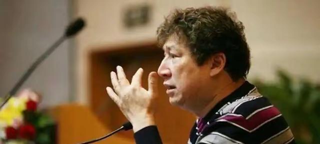 🌞1989年，40岁李春平迎娶了78岁好莱坞影星。新婚夜，女明星要