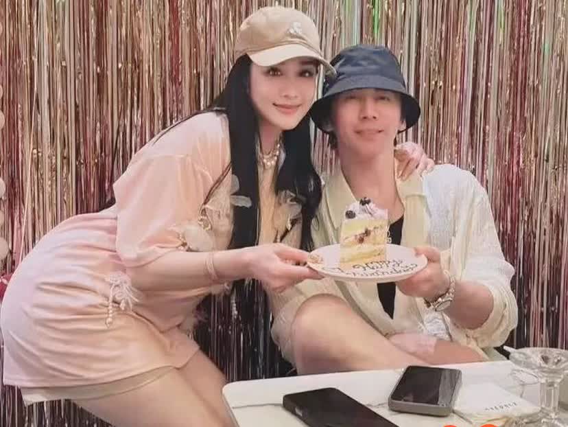 43岁的张伦硕是不会离婚的原因其实很简单倒不是他有多爱54岁的钟丽缇