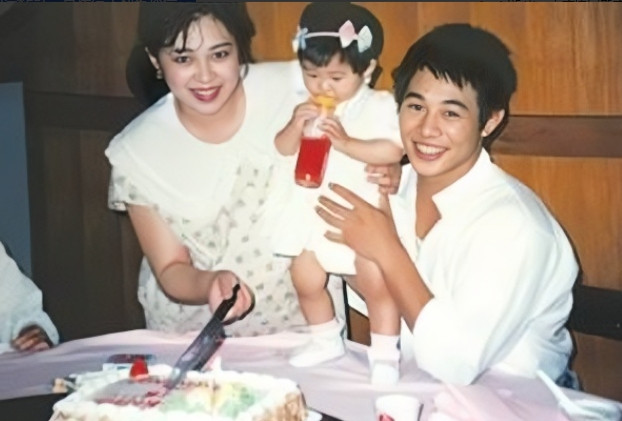 1991年，李连杰对刚生下小女儿的黄秋燕提出离婚：“对不起，我错了，我找到了我真
