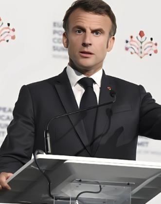 马克龙气到后槽牙咬碎了，李在明访华还带着第一夫人金惠景一块儿来，直接把马克龙给整