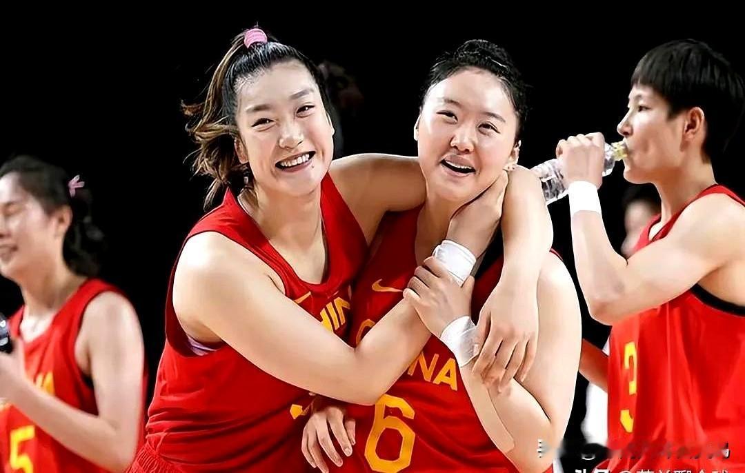 女篮武桐桐发文公开支持李梦：“你是最棒的”！李梦回应太有深意：“交给时间吧”！