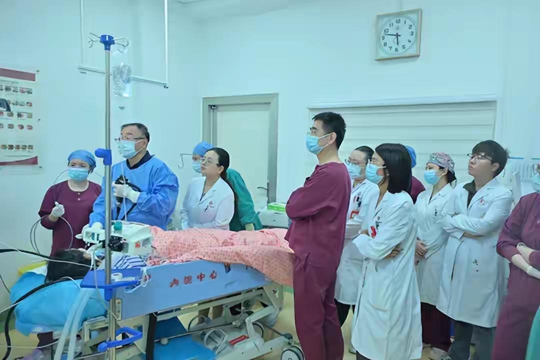 22岁女子六年无法正常进食，竟是“胃门”失灵引发的隐秘危机！在现代社会，健康