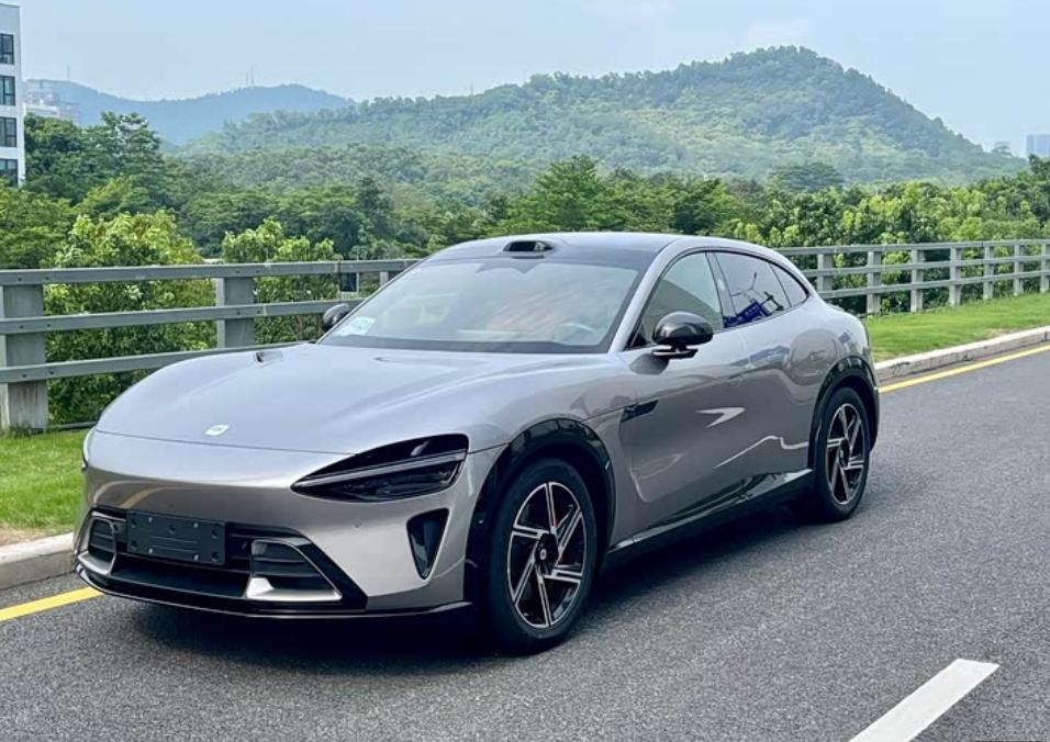 实拍小米YU7，颜值确实帅！近期小米汽车可以说受到了不小的争议，但是从销量