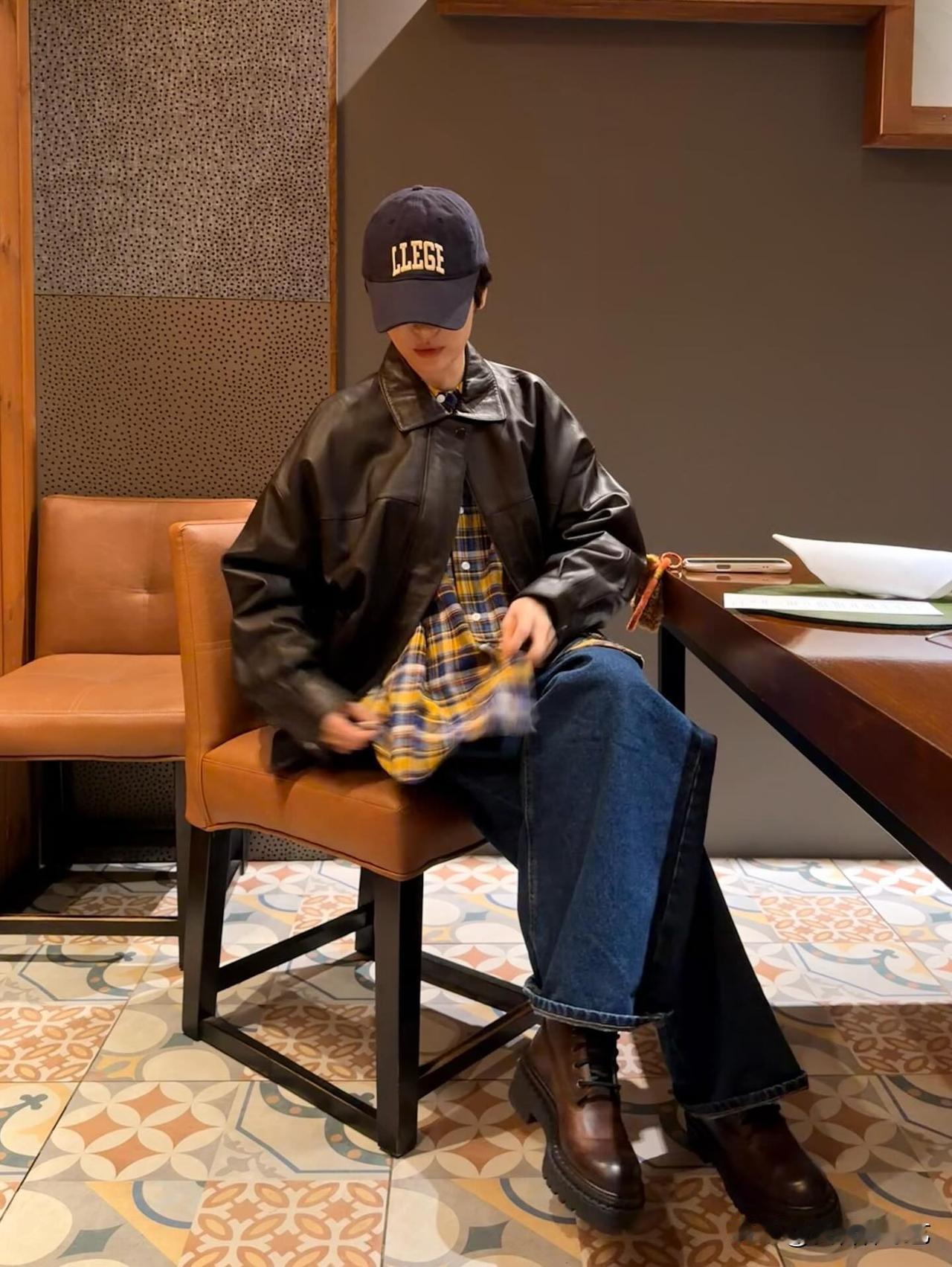 2日，演员宋慧乔在Instagram上传了多张照片，并写道“恭喜新郎”。照片