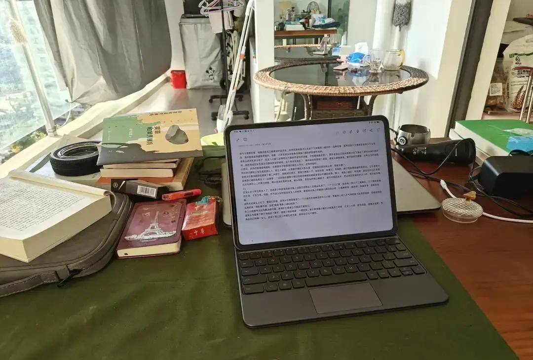 66岁大爷心脏老犯毛病，干脆提前给自己办后事。保险箱欠费一千二，里头九万六现金