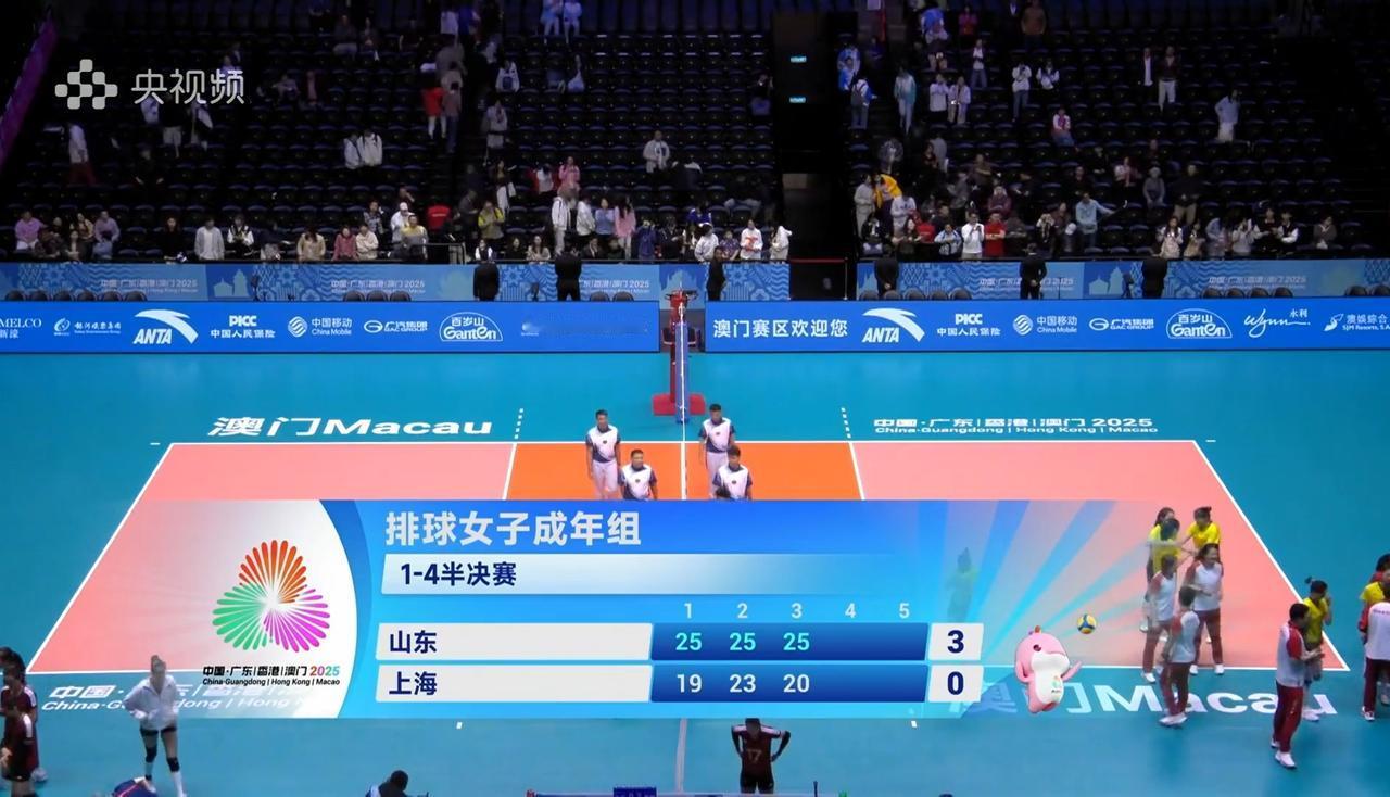 全运会女排半决赛，山东女排3-0上海女排，山东女排打出强硬的防守，用拦网击