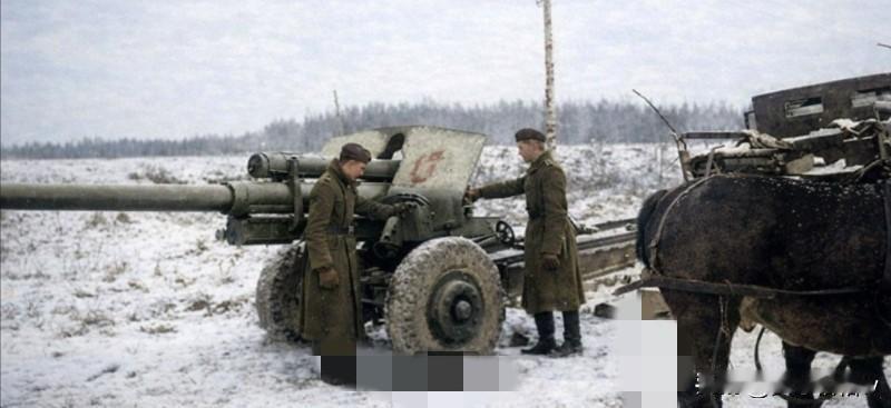 在上世纪三十年代末期苏联军事工业忙着为苏联军军队研制新型武器的时候，由于受到错误