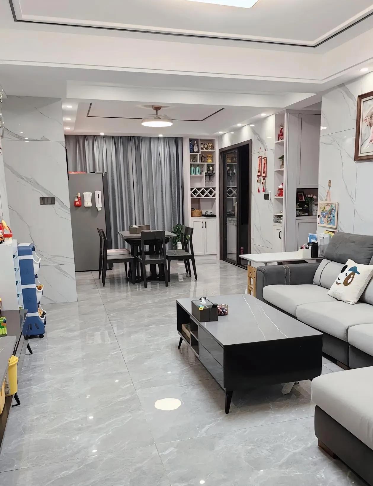 弟弟买房差15万找我借，我直接说拿不出，只给了5000当随礼，不用还。结