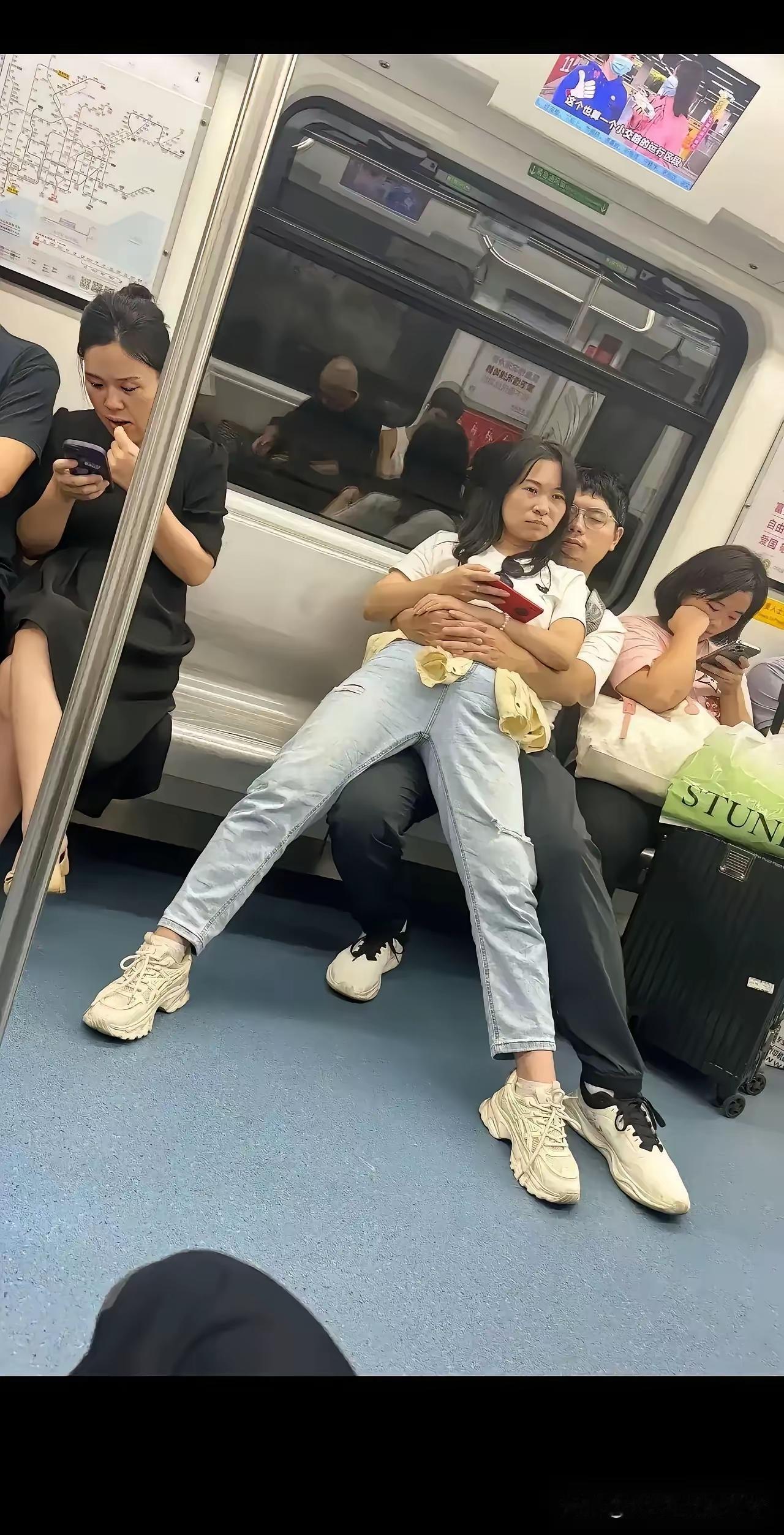 真是林大了什么鸟都有，只要自己不尴尬，尴尬的是别人。