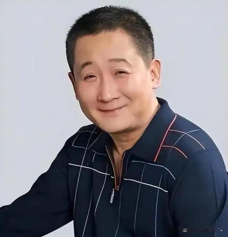 2001年，哥哥猝死后留下400万债和8岁女儿，梁天在一堆欠条前坐到天亮，对嫂子