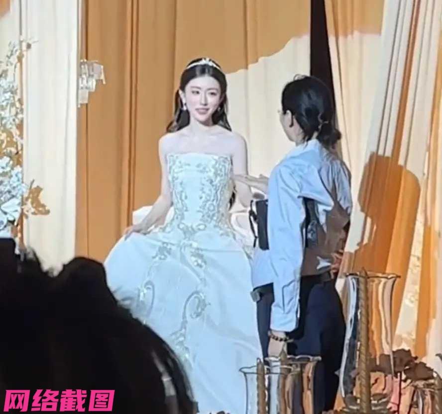 湖南有女子要结婚，唯独有遗憾自己的父亲已不在世上，无法看到她的出嫁，此刻闺蜜扮演