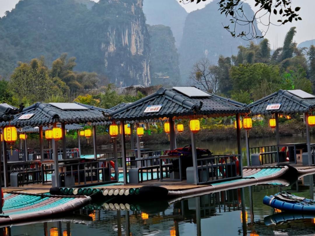 阳朔最好的打开方式就是酒店躺平去了三次阳朔，终于悟了。第一次：特种兵式打卡，遇