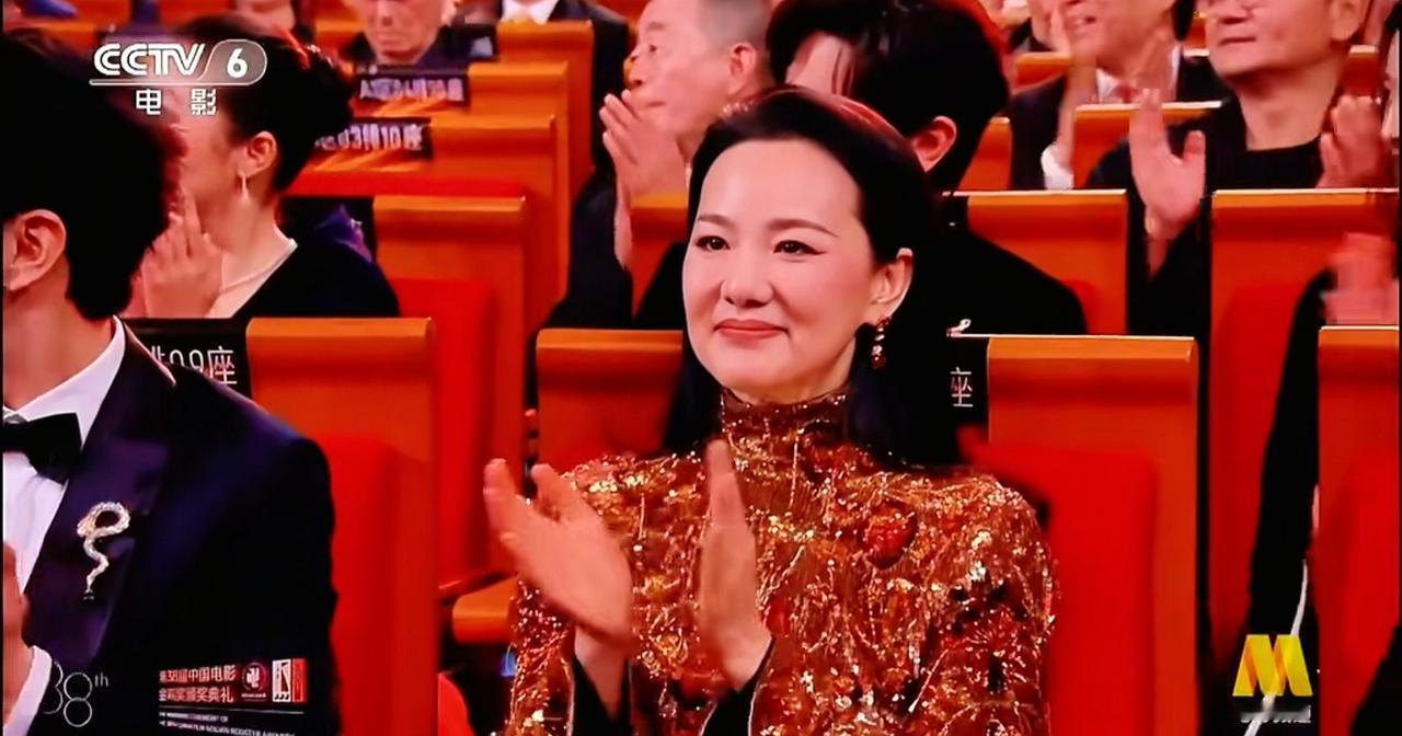 终于有人意识到事态严重性了当主持人念到最佳女主角是宋佳的时候，有人脸色都变了，