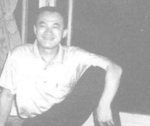 2002年，护士周华在医生李仁强的脖子上扎了一针，还嬉皮笑脸地说：“跟你开个玩笑