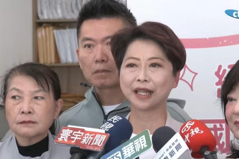 陈亭妃：我要6战6胜谢龙介刚刚赢得民进党台南市长初选胜利的绿委陈亭妃受访时表