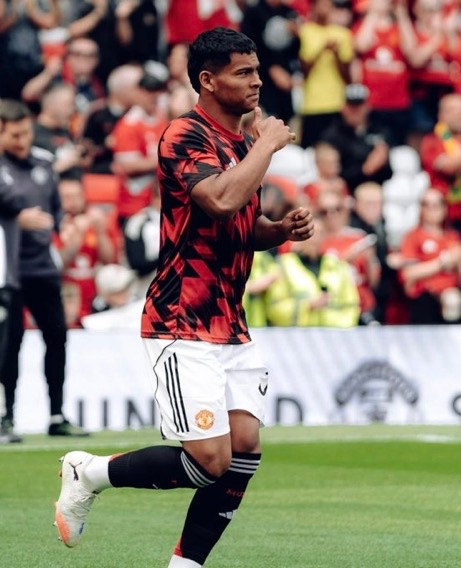 曼晚卡里克告诉迭戈莱昂，他必须在战术意识有所提高，并展现出更大的进攻威胁，才能努