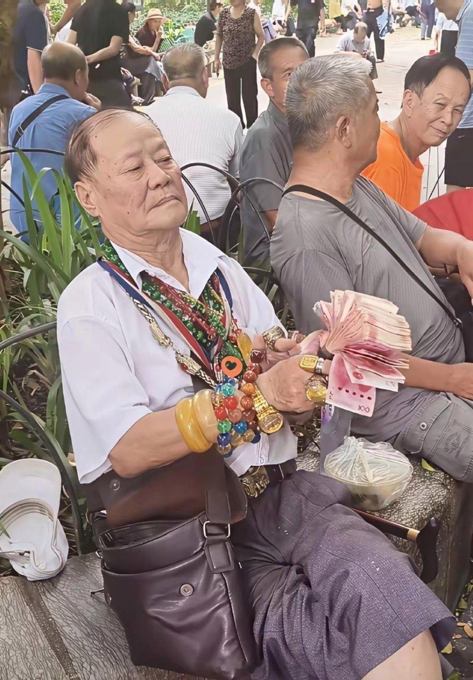 这样的老头谁敢嫁啊？