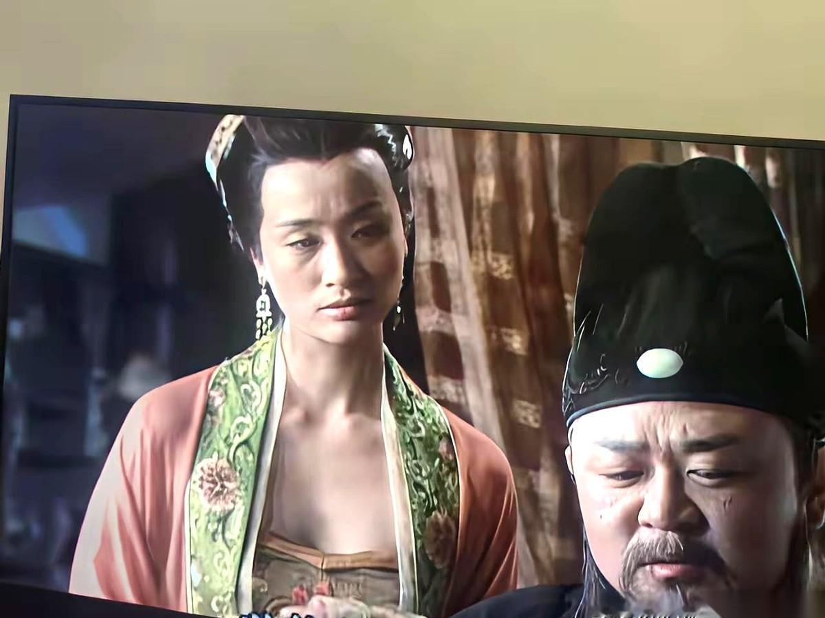 聊聊《神探狄仁杰》里的太平公主。镜头一推，宫殿里珠帘晃动，所有人都屏着一口气。