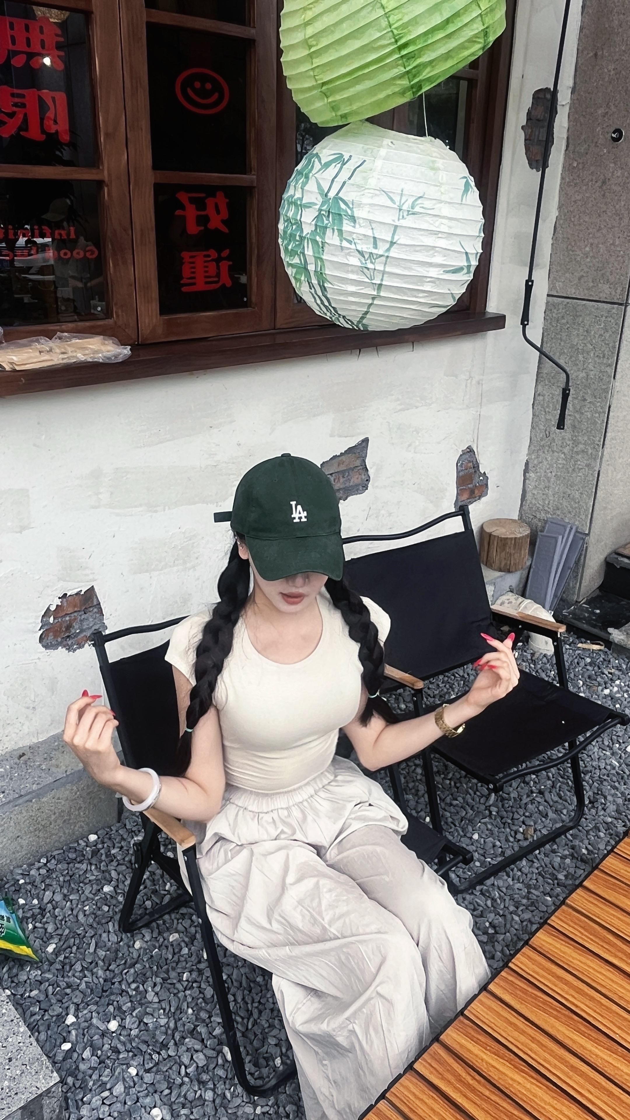 爱像是一场小雨 淅沥沥淅沥沥滴入我回忆