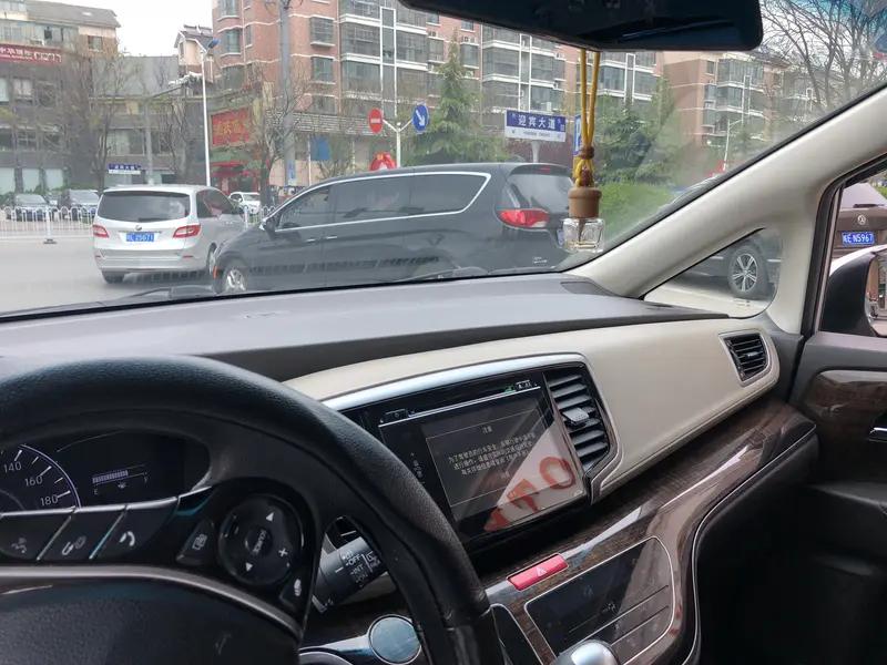 GL8和本田奥德赛家用哪个好，这得看需求。GL8空间宽敞，像陆上公务舱长度达5