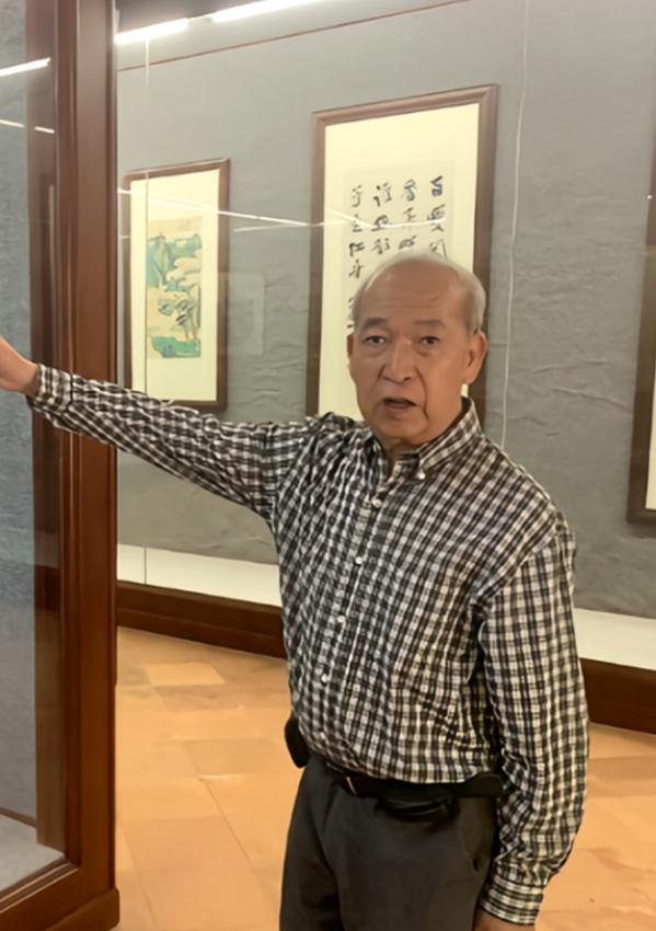 1981年，广东一男子继承巨额家产后，竟跑到英国伦敦，天天穿着破衣烂衫扛麻袋，活