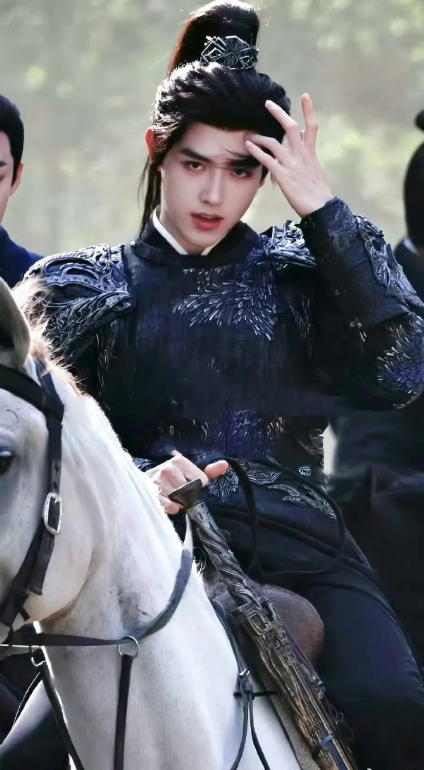 阿瑟不管怎么说慕胥辞里是符合原著的，造型也是最适合他的​​​