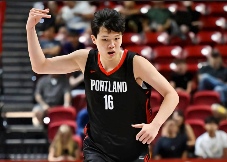 火龙系中锋集体失常，杨瀚森可能要迎来版本红利。今年火龙系中锋进攻集体失常主要受