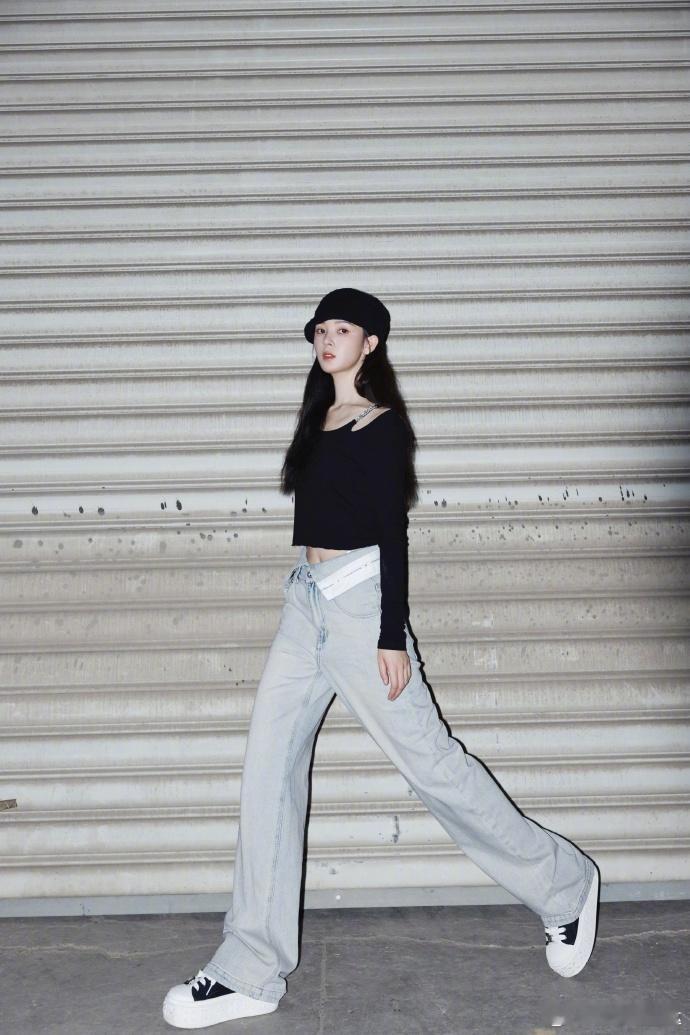 陈瑶好甜陈瑶好听又好看颜值与实力双向在线的陈瑶，孤单北半球舞台适配度满分，歌声