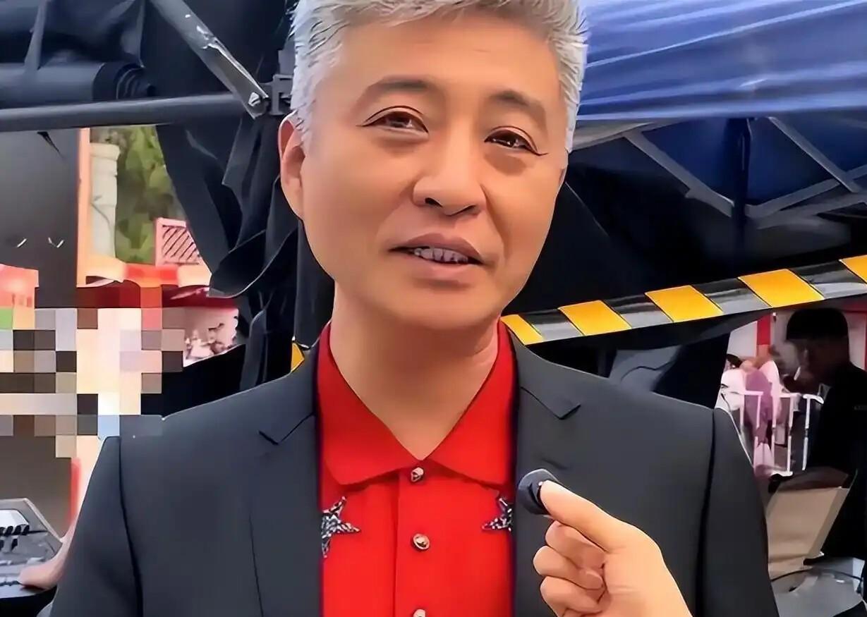 “德不配位，必有灾殃”。周炜身为国家一级演员，九登央视春晚，一度被视作主流相声界