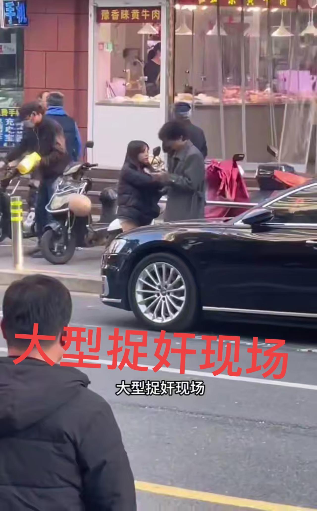 女友谎称跟朋友吃饭，实则酒店开房！男子怀疑女友出轨，现场质问后报警，本以为只