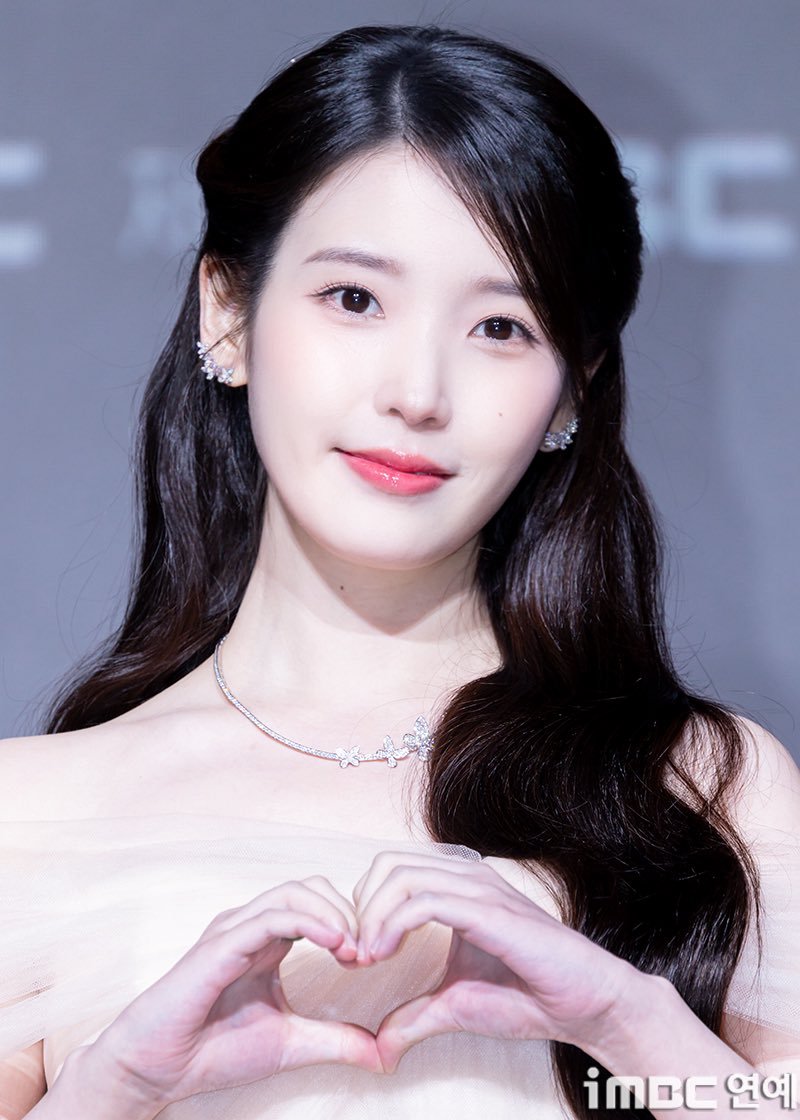 21世纪大君夫人IU、孔升妍两位都很漂亮呢