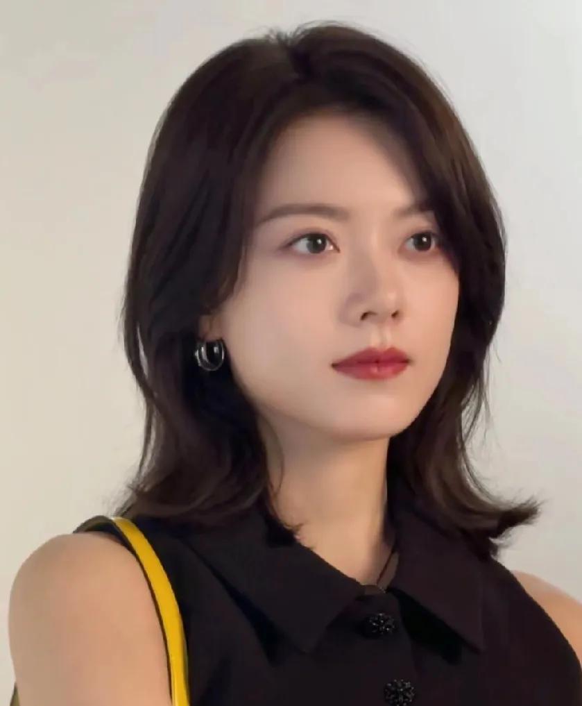 #赵今麦新剧造型#她居然能在少女感和成熟感之间来回切换！？！可塑性也太强了，这