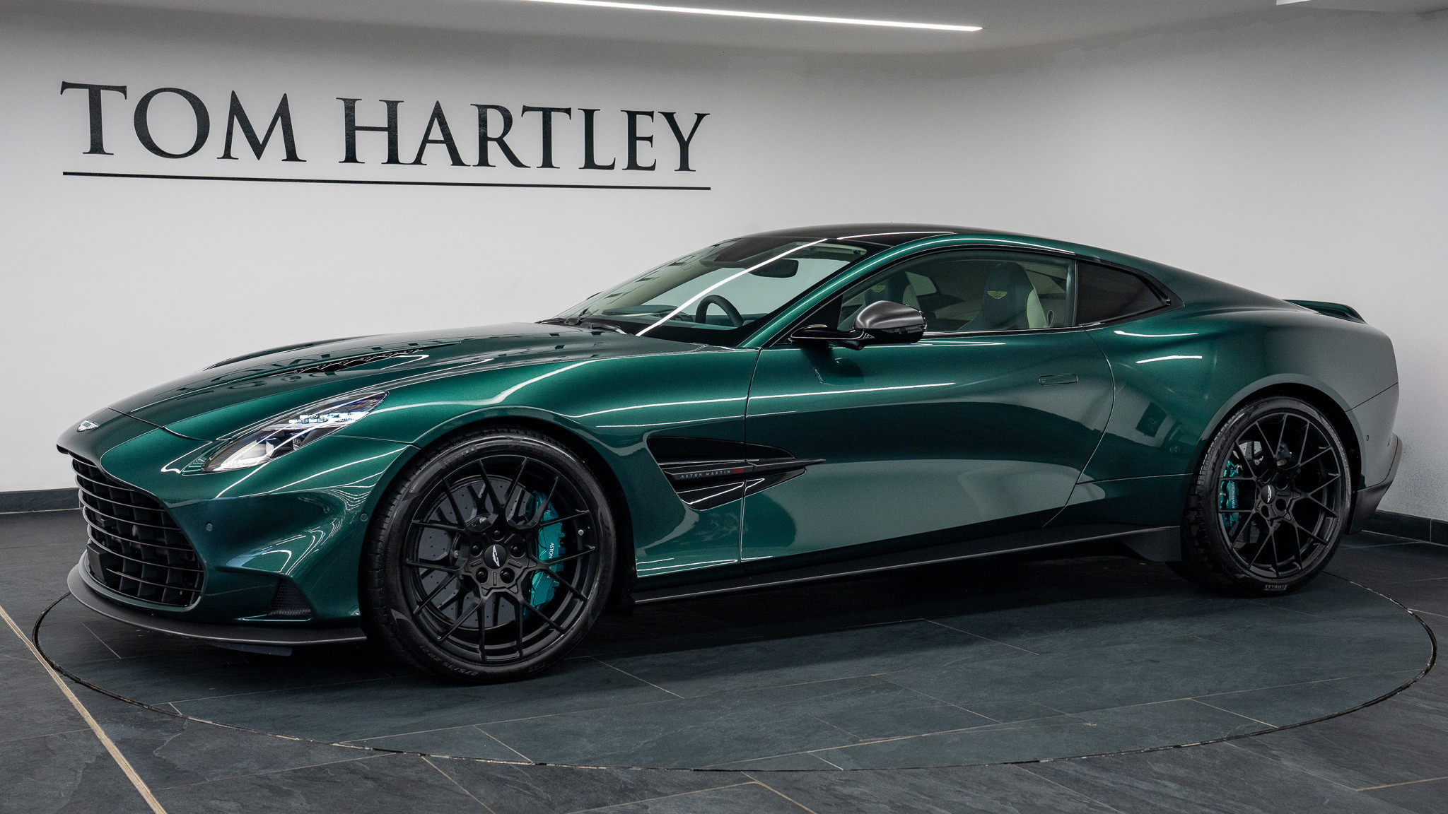 AstonMartinVanquish阿斯顿马丁vanquish阿斯顿马丁a